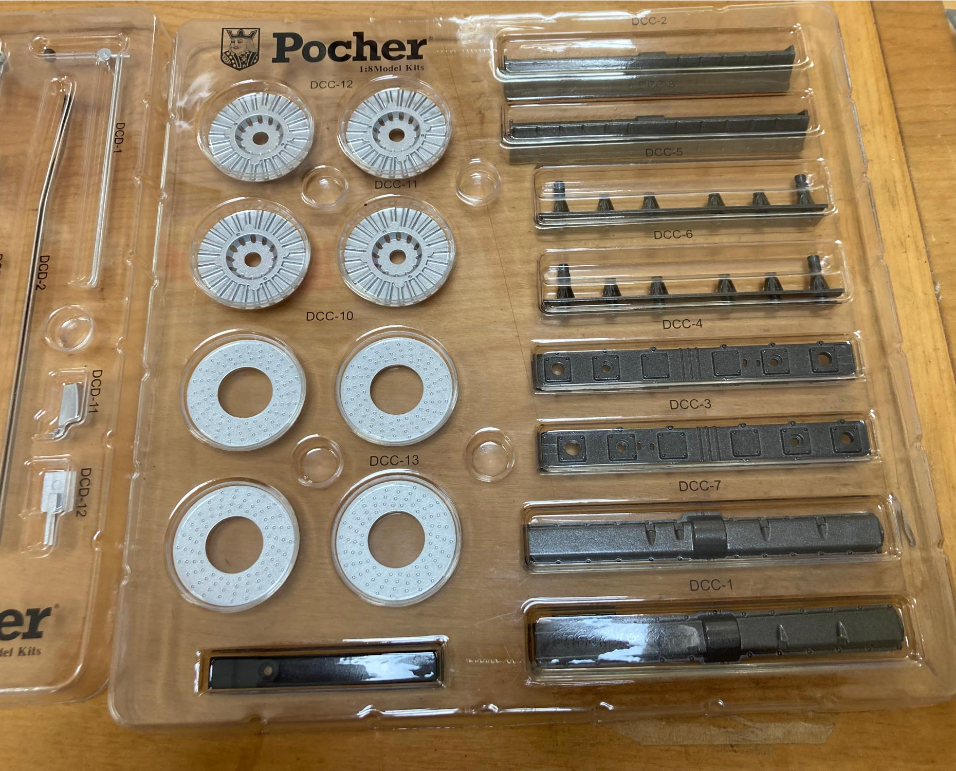 Pocher 1/8 Gulf Porsche 917 K unboxing photo Pocher 1/8 Gulf Porsche 917 K unboxing photo