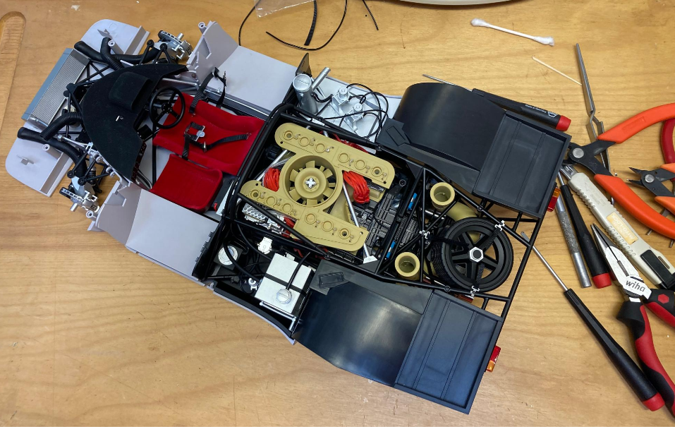 Pocher 1/8 Gulf Porsche 917 K kit HK118  build photo Pocher 1/8 Gulf Porsche 917 K kit HK118  build photo