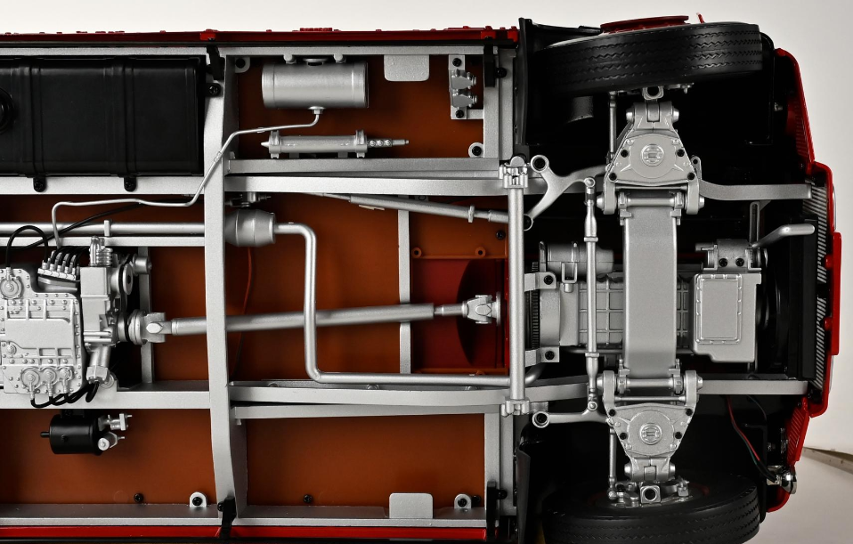 IXO 1/12 scale London Routemaster double decker bus kit