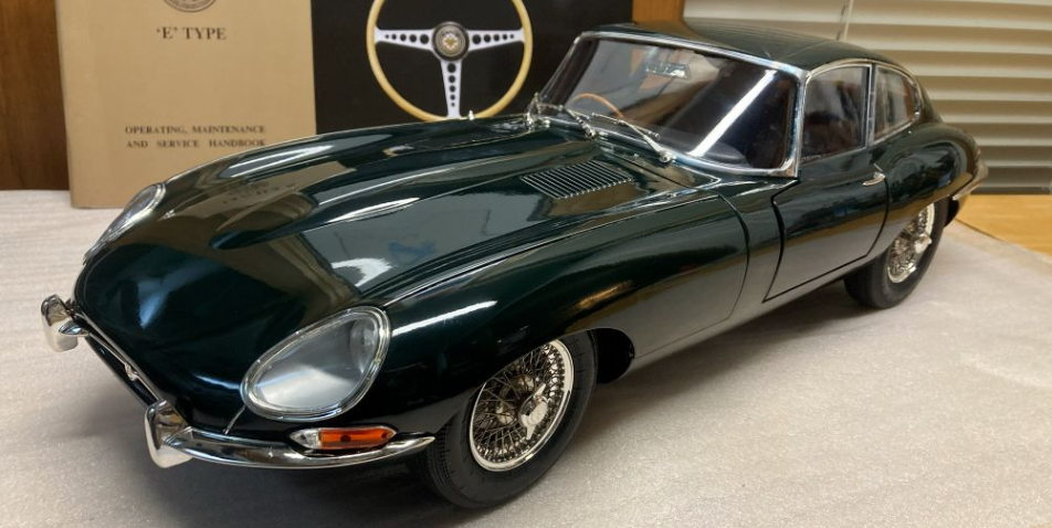 DeAgostini 1/8 E-Type Jaguar Series 1